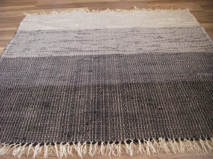 Ručne tkaný koberec