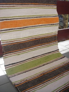 Ručne tkaný koberec 64cm šírka 233cm dĺžka
