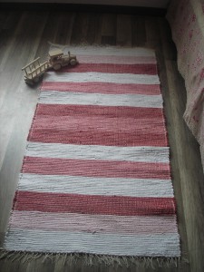 Ručne tkaný koberec